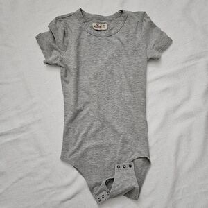 Gray‎ Hollister Short Sleeve Bodysuit Size xsmall